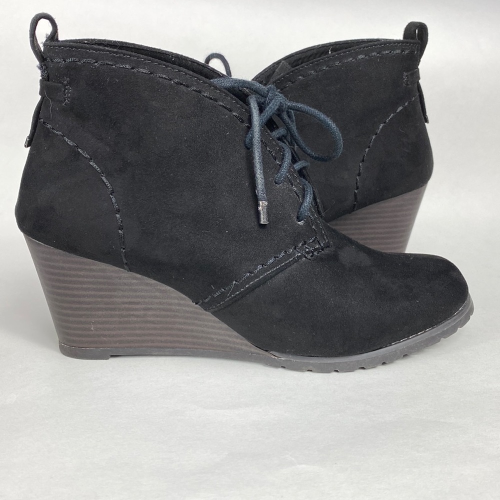 SO Black Wedge Booties